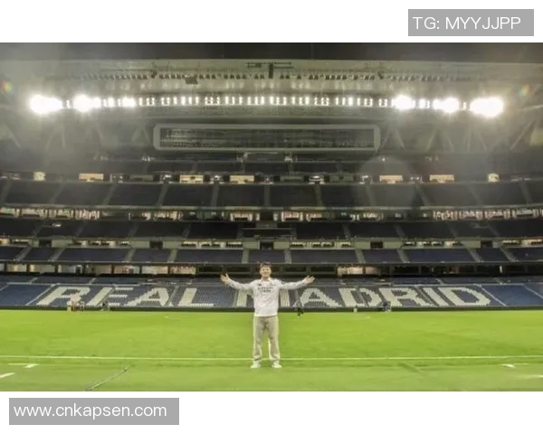 球星征战绿茵场展现无与伦比技艺与激情，激励全球球迷热爱足球