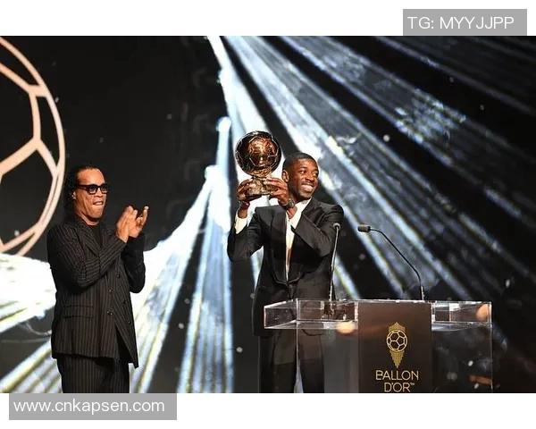 足球巨星荣膺金球奖瞬间集锦精彩回顾与赛场背后的奋斗故事